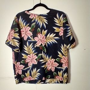 Vintage Silk like 80s style top with flowers